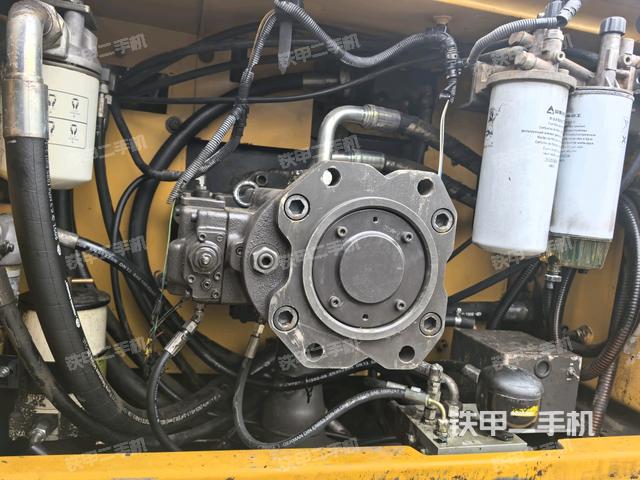 液壓泵斜45?右（大件艙室）