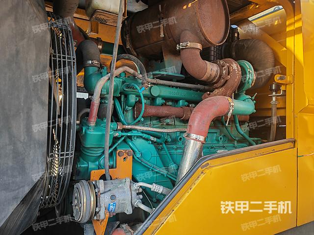 发动机右侧（整机外观及大件）