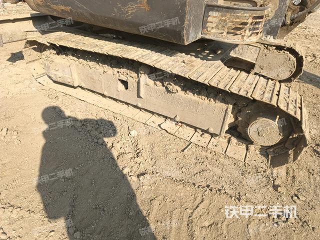 左側(cè)履帶整體?(行走機(jī)構(gòu)) 左側(cè)履帶整體?(行走機(jī)構(gòu))