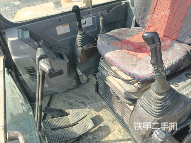 座椅后部(駕駛室部分) 座椅后部(駕駛室部分)