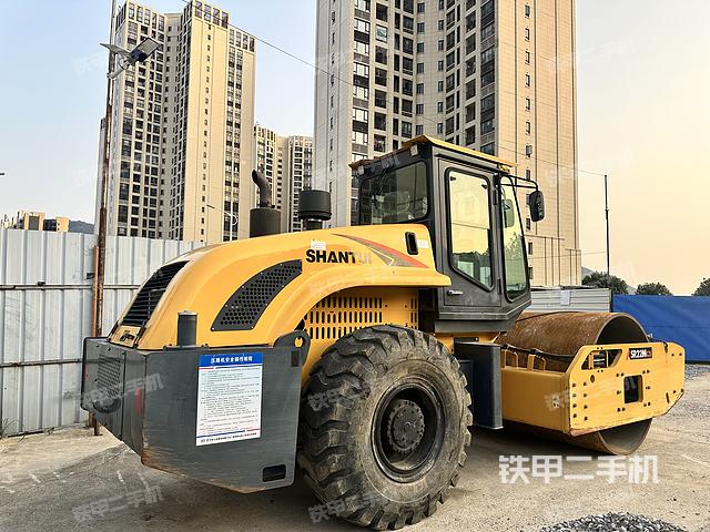 整机右后45°（设备外观及核心部件）