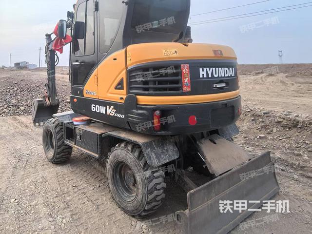 整機右后45°(整機外觀) 整機右后45°(整機外觀)