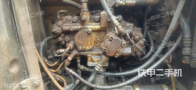 液壓泵艙室正面整體（整機(jī)外觀）