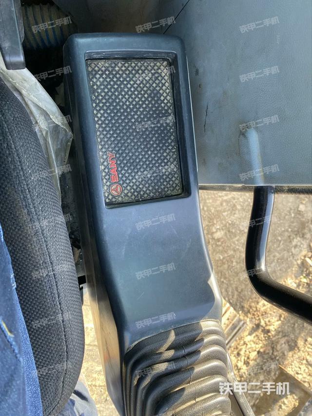 座椅左側(cè)控制臺/音響/含左手柄（駕駛室部分）