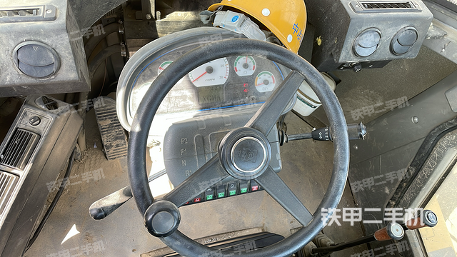 駕駛室操作臺（整機外觀及大件）