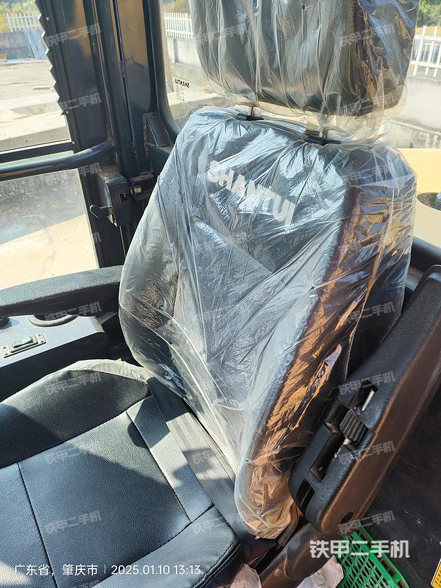 驾驶室操作台（设备外观及核心部件）