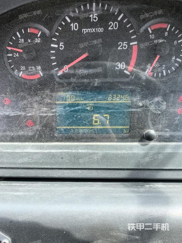 小時表里程數(shù)(駕駛室部分) 小時表里程數(shù)(駕駛室部分)