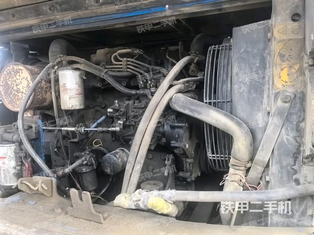 發(fā)動(dòng)機(jī)室（上車部件）