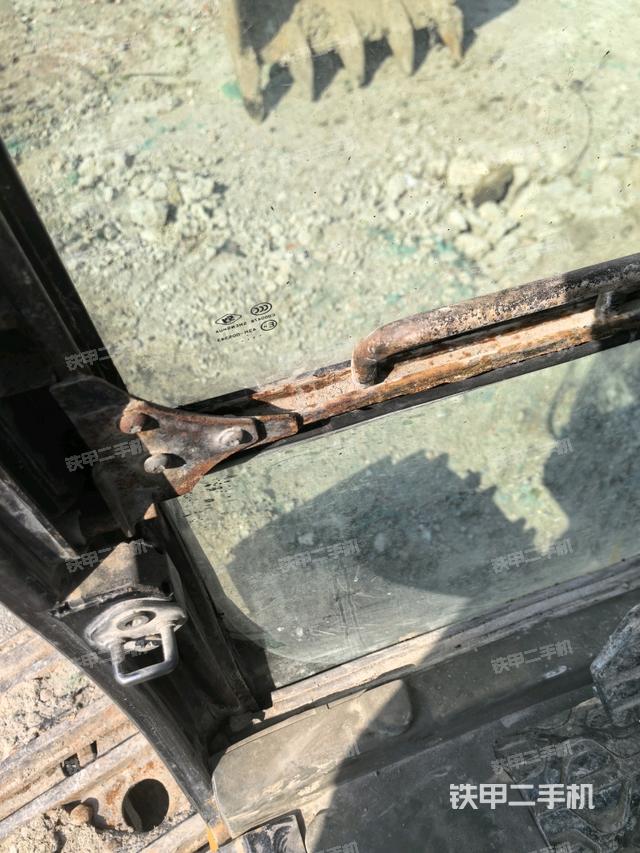 后窗玻璃角標(biāo)（駕駛室部分）