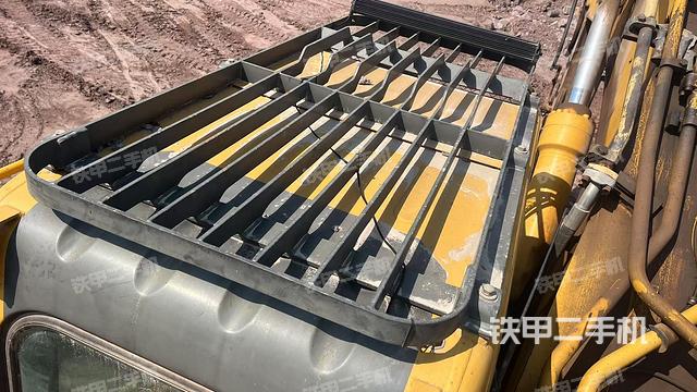 駕駛室頂部俯視（上車(chē)部件）