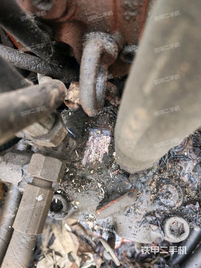 中央回轉接頭特寫(上車部件) 中央回轉接頭特寫(上車部件)
