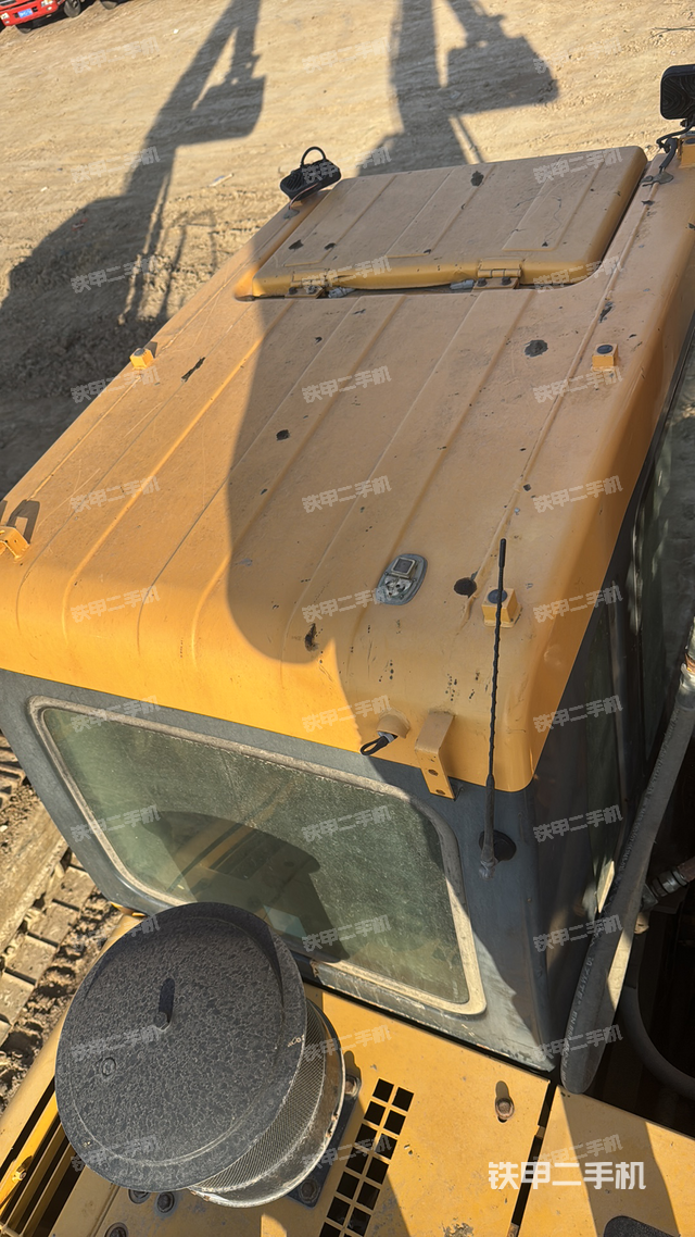 駕駛室頂部（整機(jī)外觀）