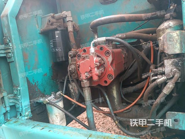 液壓泵斜45?左(大件艙室) 液壓泵斜45?左(大件艙室)