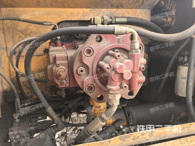 液壓泵斜45?右（大件艙室）