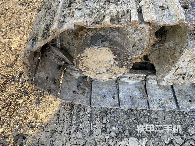 右驅(qū)動輪（行走機構(gòu)）