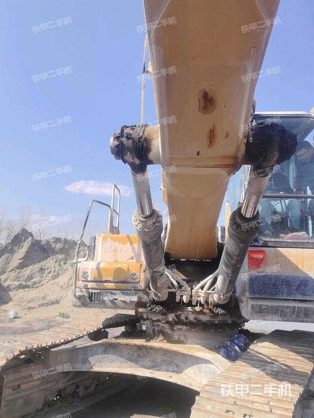 大臂油缸整體?豎拍(工作和回轉(zhuǎn)裝置) 大臂油缸整體?豎拍(工作和回轉(zhuǎn)裝置)