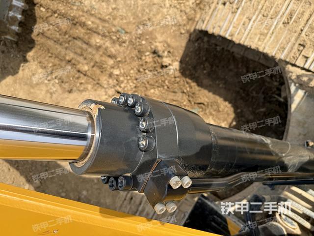 三一重工SY215C挖掘机的设备实拍-第10张实拍照片