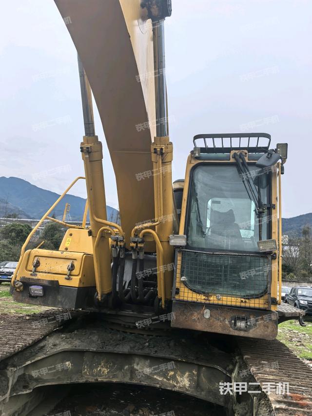 小臂整體右前（工作和回轉(zhuǎn)裝置）