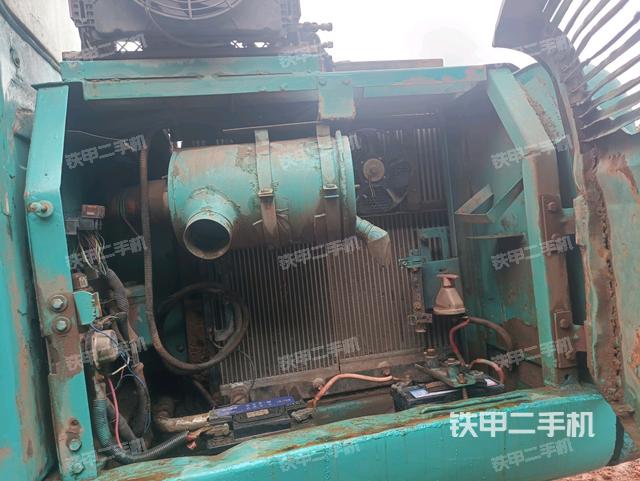 散熱器正面(大件艙室) 散熱器正面(大件艙室)
