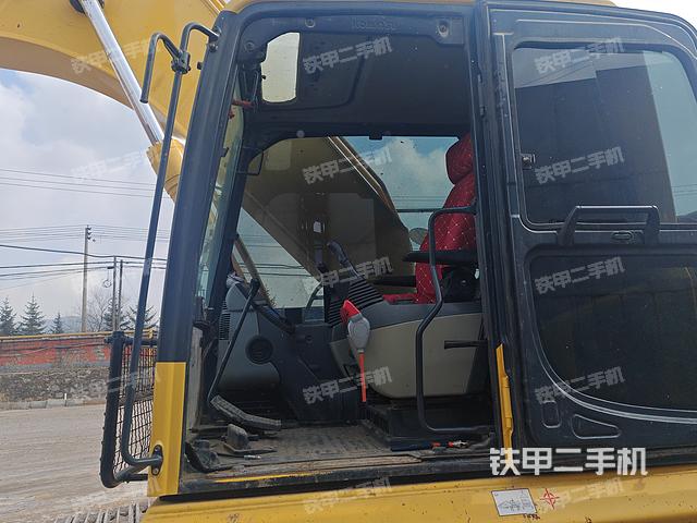 駕駛室整體（整機外觀）