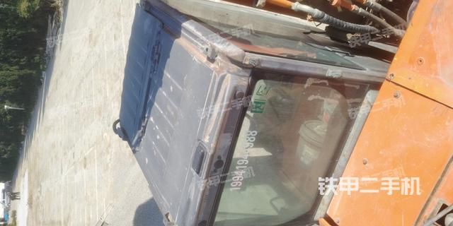 驾驶室顶部（整机外观）