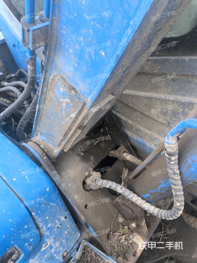 大臂根部?斜（工作和回轉(zhuǎn)裝置）