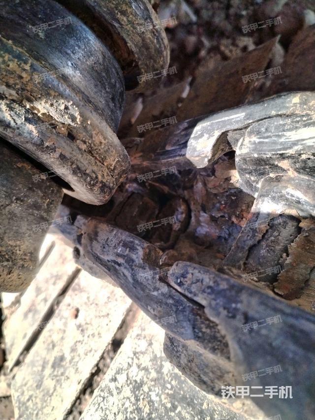 右驅動輪（行走機構）