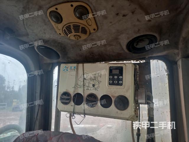 座椅后部(駕駛室部分) 座椅后部(駕駛室部分)