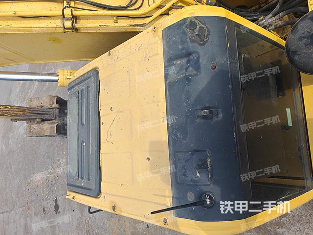 駕駛室頂部（整機外觀）