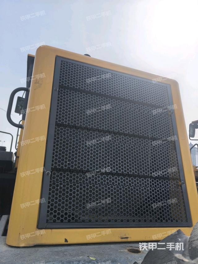 散熱器正面(動力系統(tǒng)) 散熱器正面(動力系統(tǒng))