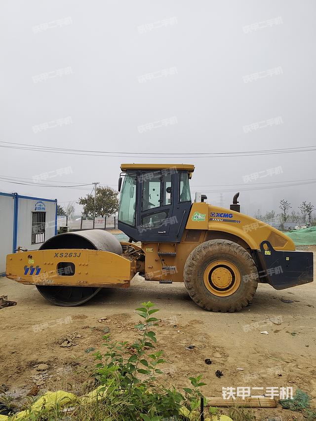 整機(jī)右側(cè)(設(shè)備外觀及核心部件) 整機(jī)右側(cè)(設(shè)備外觀及核心部件)