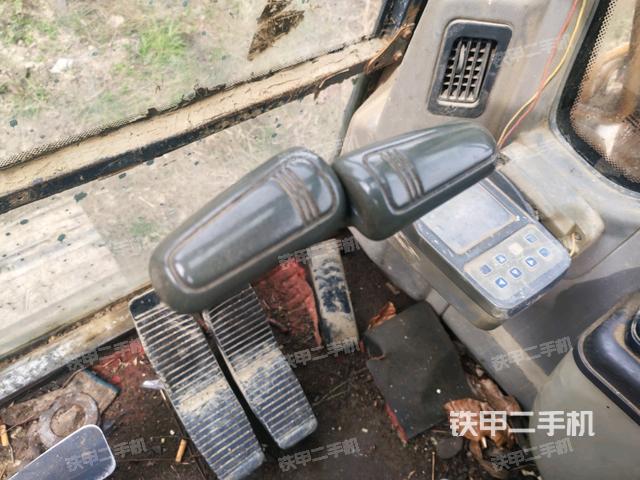右側玻璃角標(駕駛室部分) 右側玻璃角標(駕駛室部分)