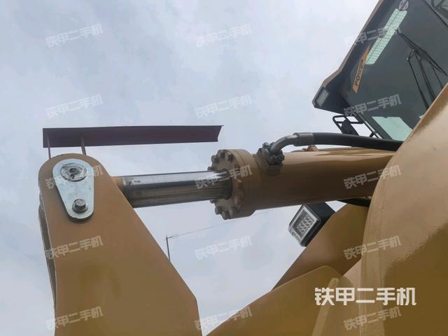 鏟斗油缸側(cè)面（工作裝置）