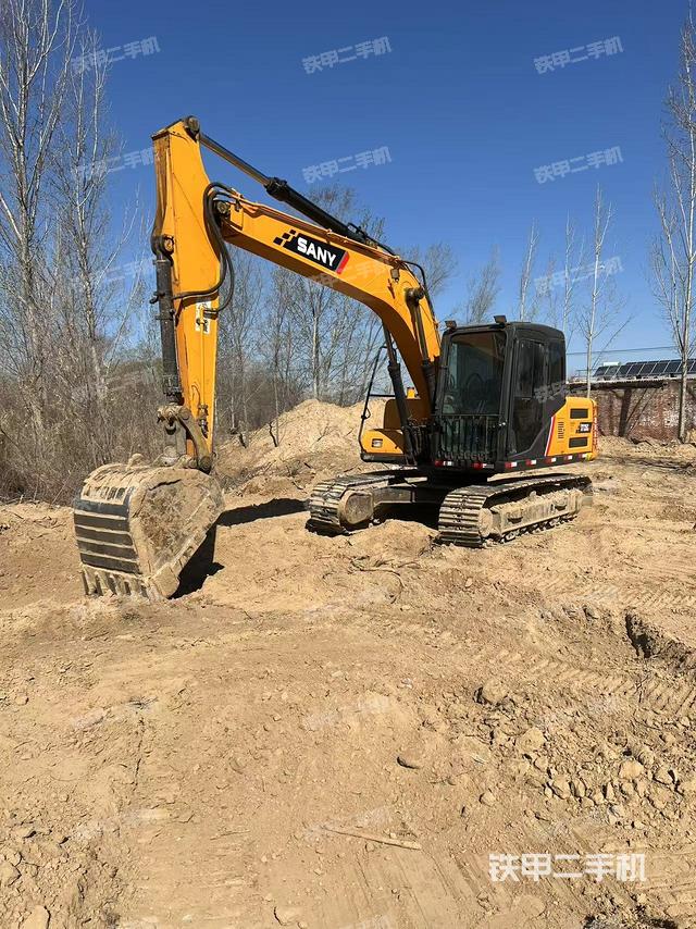 駕駛室整體（整機外觀）