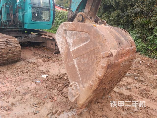 鏟斗45度(工作和回轉(zhuǎn)裝置) 鏟斗45度(工作和回轉(zhuǎn)裝置)