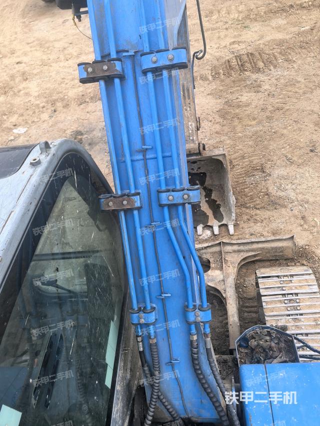 大臂背部俯視（工作和回轉(zhuǎn)裝置）