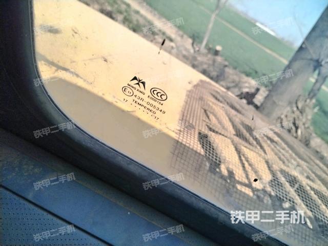 后窗玻璃角標（駕駛室部分）