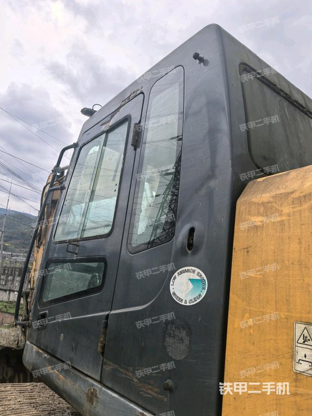 座椅左側控制臺/音響/含左手柄（駕駛室部分）