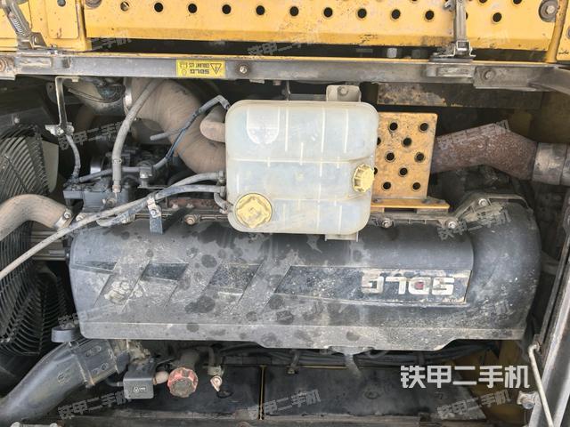 中央回轉(zhuǎn)接頭特寫（上車部件）