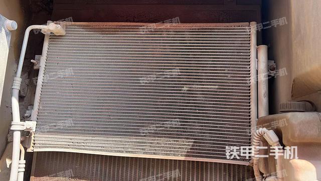 散熱器正面（大件艙室）