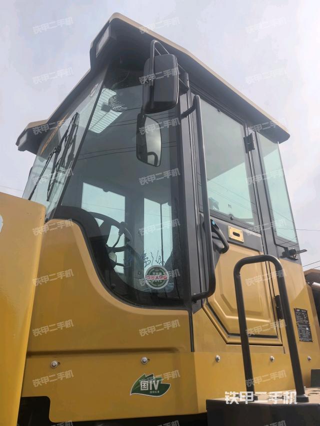 駕駛室正側(cè)（駕駛室部分）