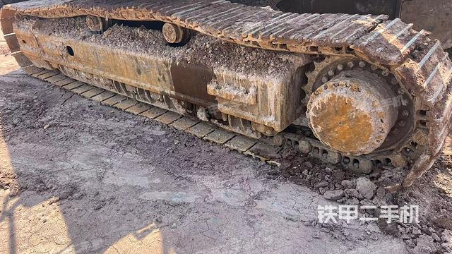 左側(cè)履帶整體?（行走機(jī)構(gòu)）