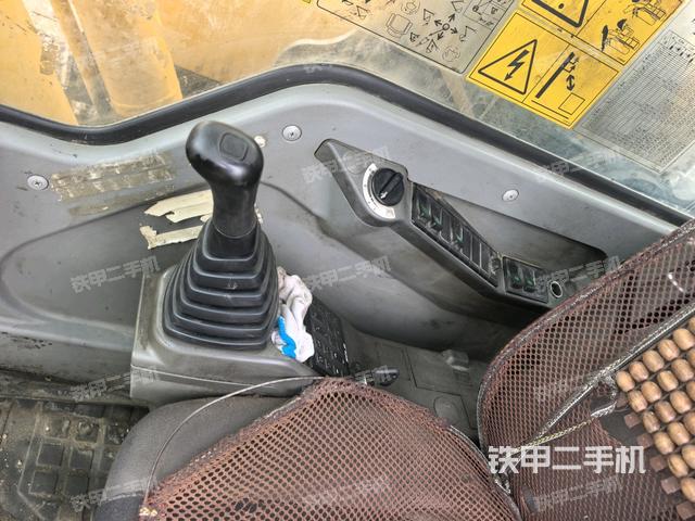 座椅左側(cè)控制臺(tái)/音響/含左手柄（駕駛室部分）