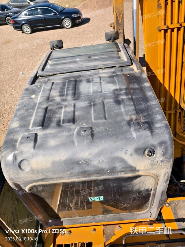 駕駛室頂部（整機(jī)外觀）