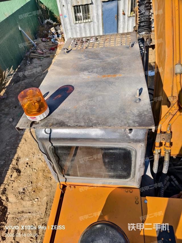 駕駛室頂部（整機(jī)外觀）