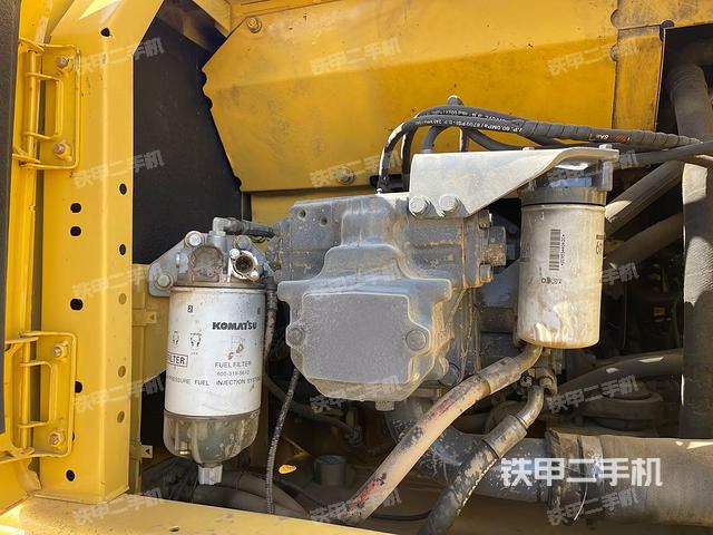 液壓泵艙室正面整體（整機(jī)外觀）