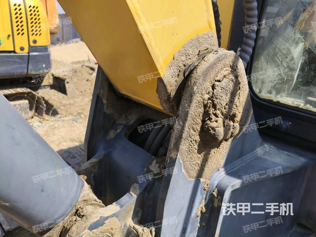 大臂根部?斜（工作和回轉(zhuǎn)裝置）