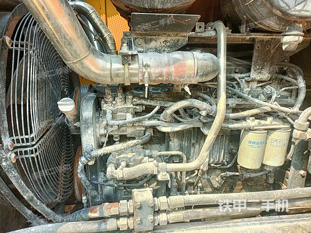 发动机左侧（整机外观及大件）