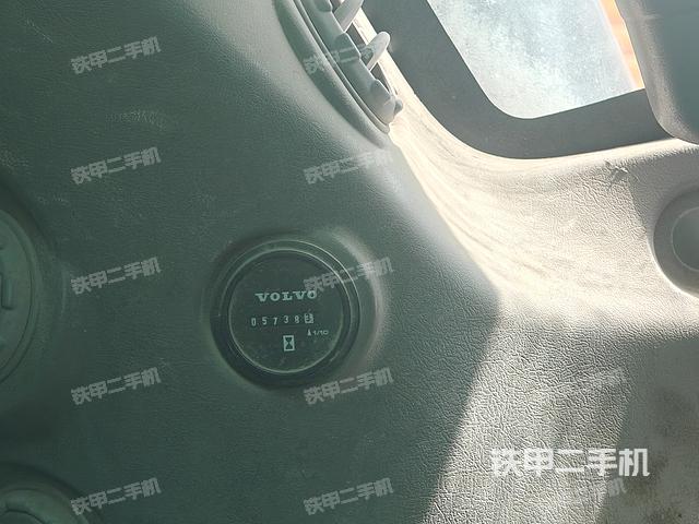 驾驶室顶部（整机外观）