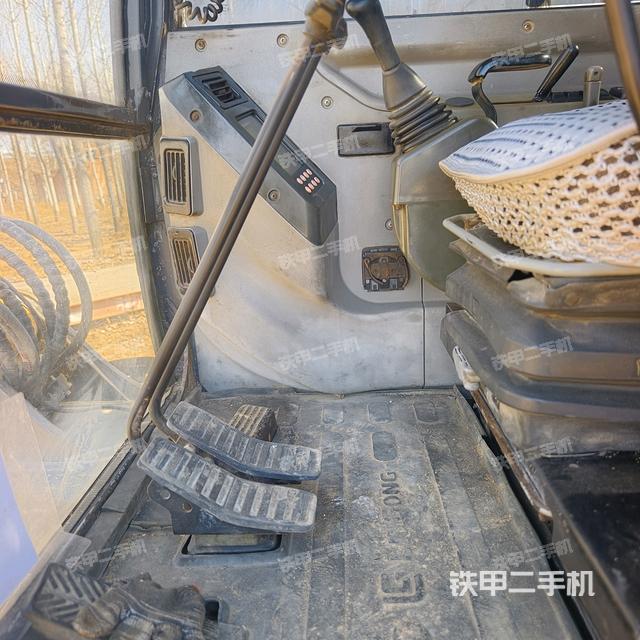 駕駛室頂部（整機(jī)外觀）